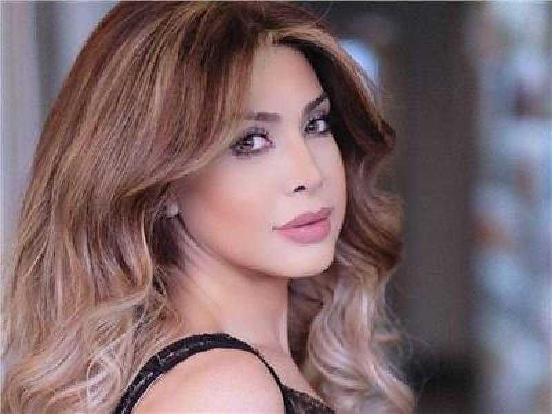 بفستان جرئ.. أحدث إطلالة للفنانة نوال الزغبي