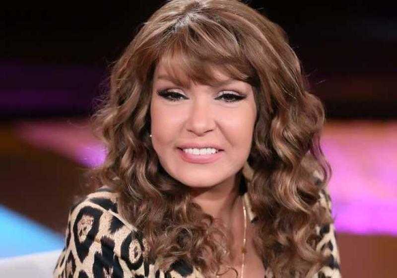 أول رد من الفنانة لوسي على أزمتها في مسرحية الحفيد