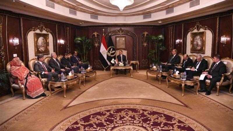 وزير الداخلية يستقبل رئيس الاتحاد الرياضى العربى للشرطة