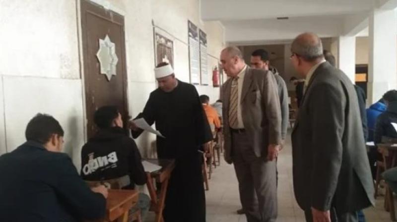 نائب رئيس جامعة الأزهر يتابع أعمال الامتحانات بكلية أصول الدين بطنطا