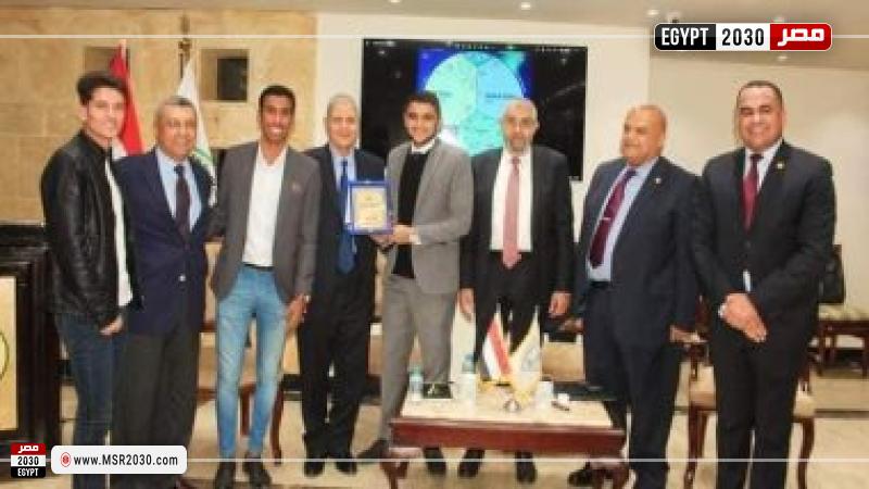 خلال التكريم