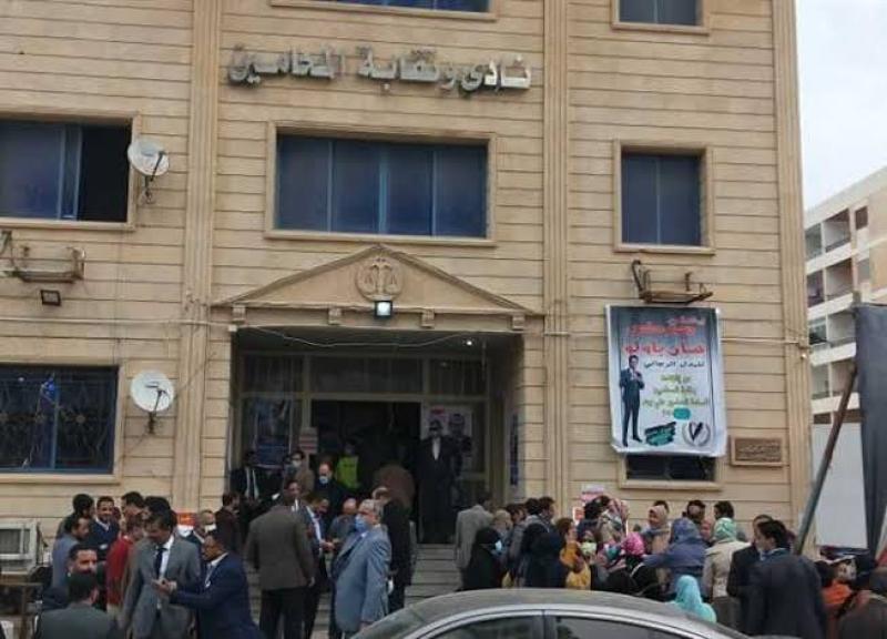 نادي ونقابة المحامين