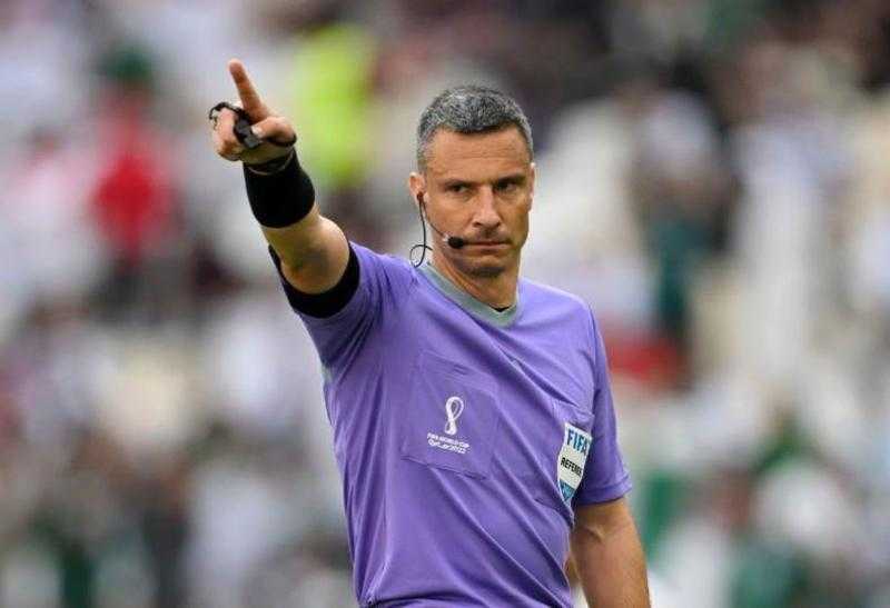 الكشف عن حكم القمة بين الأهلي والزمالك