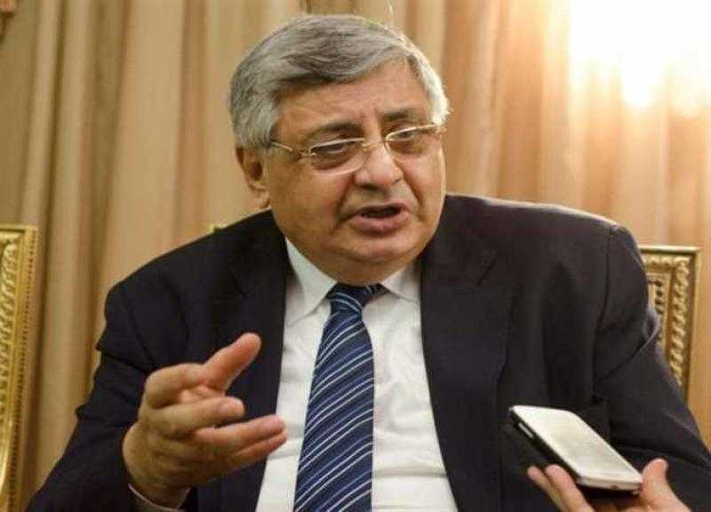 مستشار الرئيس للصحة: «مفيش حاجة اسمها كوكتيل أدوية»