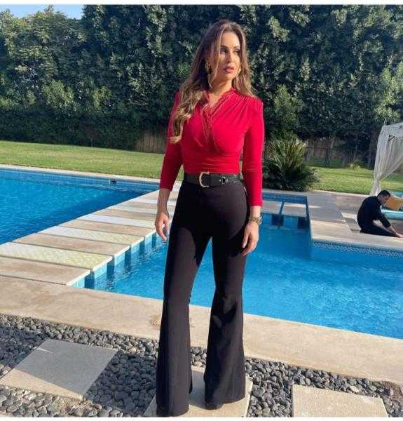 إطلالة جذابة لـ مي سليم بعد تعرضها لوعكة صحية