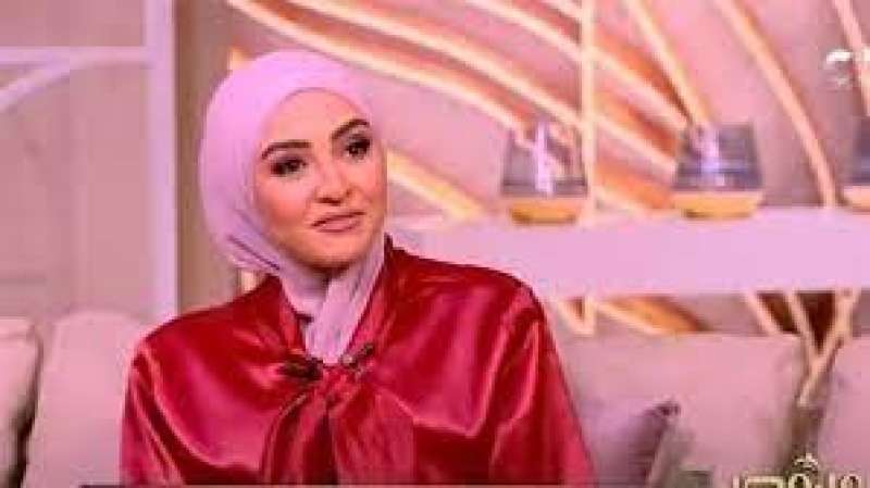 هلا رشدي 