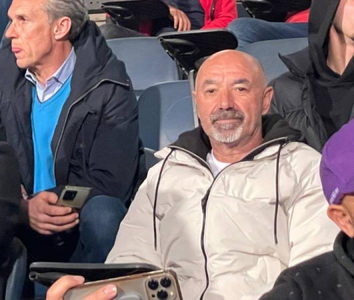 باتشيكو يتابع مباراة الزمالك والأهلي من المدرجات