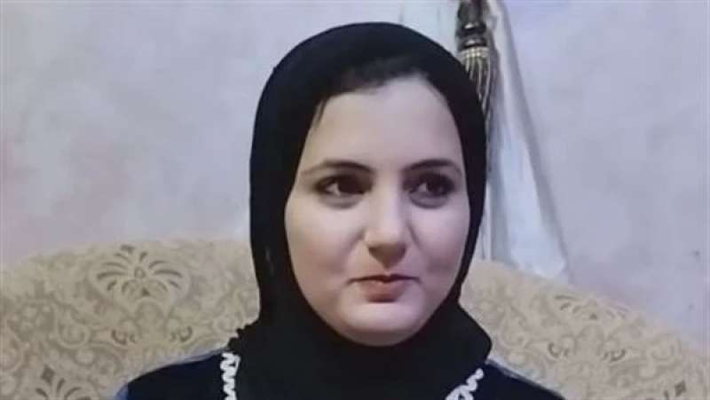 فتاة الشرقية 
