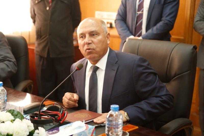 وزير النقل: 4 مليارات جنيه عجز بين الإيرادات والمصروفات بالسكة الحديد.. فيديو