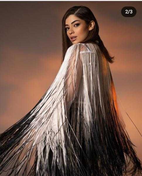 إطلالة مختلفة للفنانة الشابة ليلى أحمد زاهر