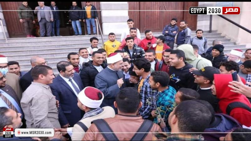 رئيس جامعة الأزهر خلال الزيارة