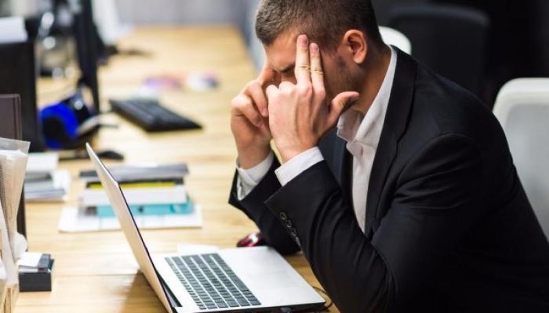 مش طايق حد.. علامات تكشف عن إصابتك بـ «الاحتراق الوظيفي»