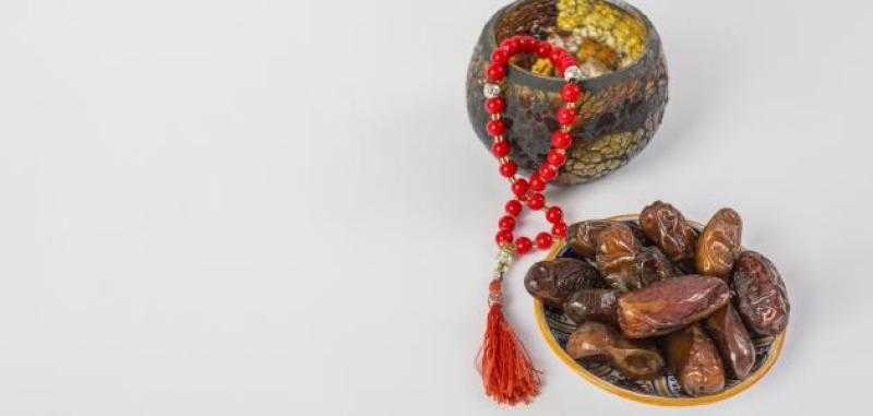 الإفتاء: على الزوجة أن تستأذن زوجها قبل صيام التطوع