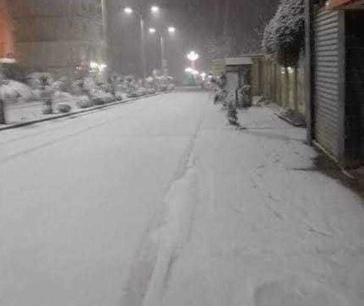 بعد انقطاع طويل.. الثلوج تتساقط من جديد في تونس «فيديو»