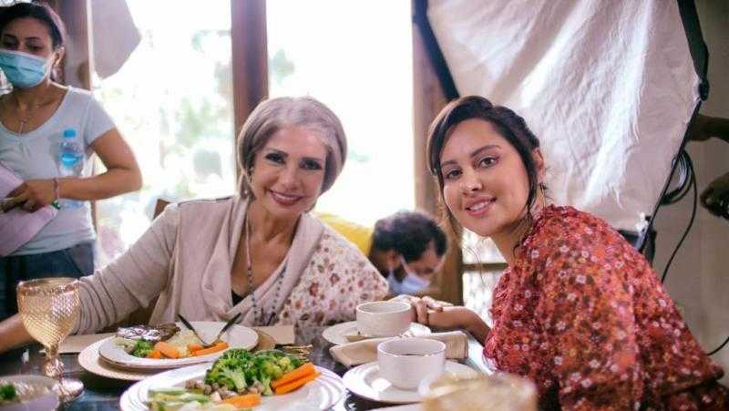 ياسمين رئيس على تويتر: «أستاذة سوسن بدر دايمًا واقفالي في قصص حبي»