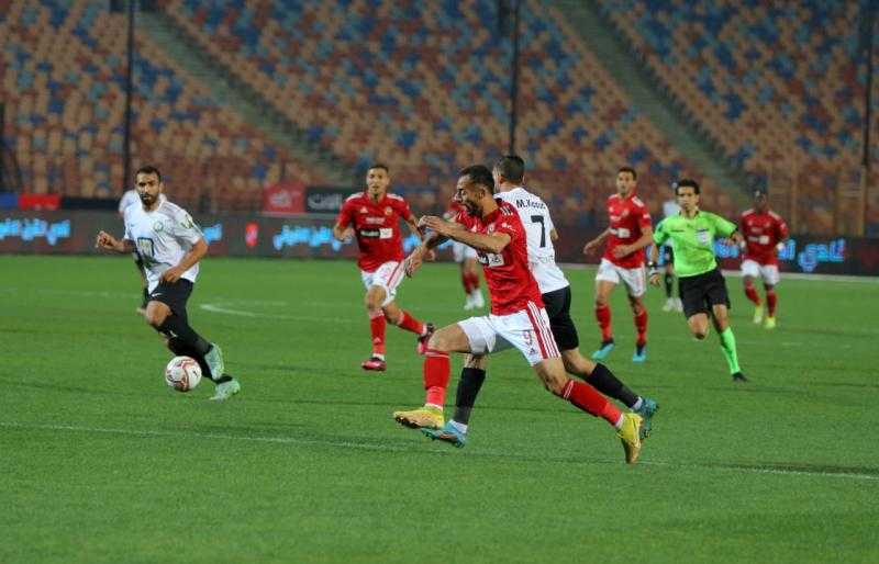 الشوط الأول.. بهدف محمد شريف الأهلي يتقدم على البنك في الدوري