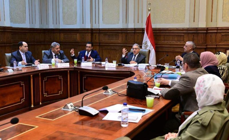 محلية النواب تناقش طلبات إحاطة بمحافظة قنا بحضور نائب المحافظ