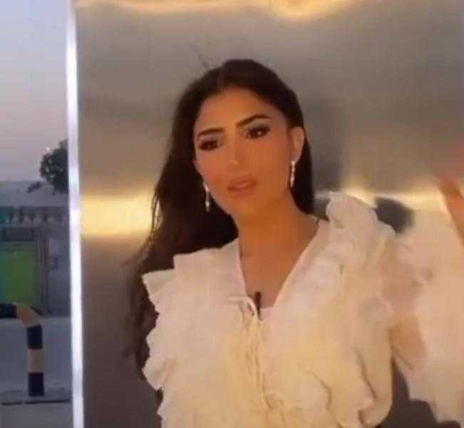 مي عمر تخطف الأنظار في أحدث ظهور لها