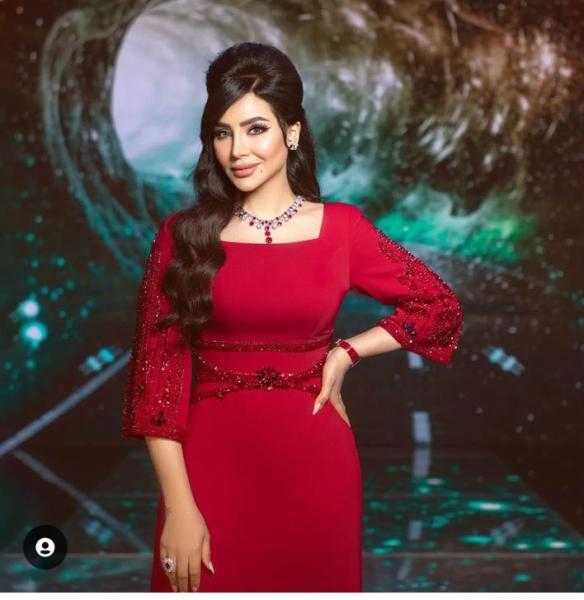 «بفستان أحمر».. لجين عمران تسحر جمهورها بإطلالة جديدة