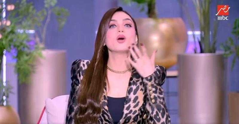 ياسمين عز تتغنى بالرجل المنوفي: «بيخلي الست تشعشع».. فيديو