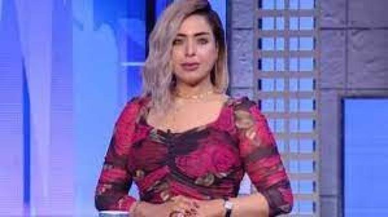 الإعلامية منى العمدة