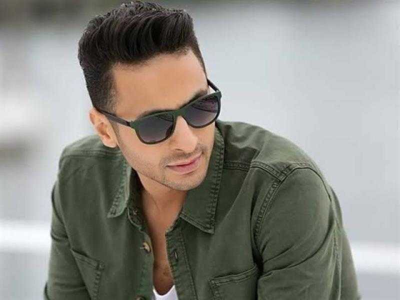 حمادة هلال يهنئ السيدات باليوم العالمي للمرأة