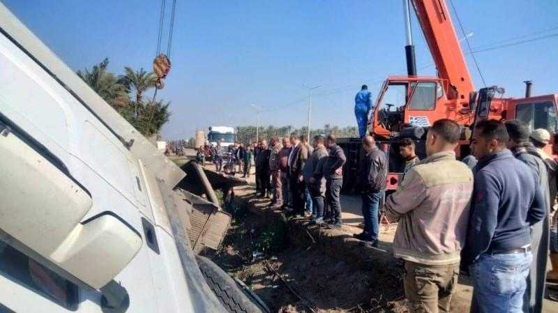 مصرع مواطن إثر تصادم فنطاس محمل بغازات صناعية مع سيارة نقل