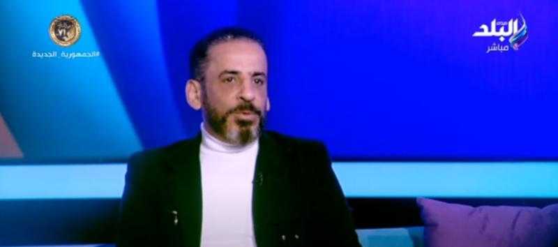 خبير علاقات زوجية: «النساء تتعرض لتنويم مغناطيسي منذ الطفولة» - فيديو