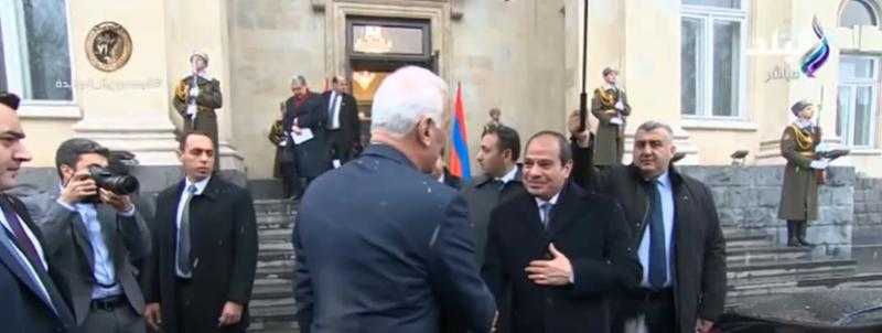 هكذا يستغل الرئيس زياراته الخارجية للترويج للمشروعات الاستثمارية.. فيديو