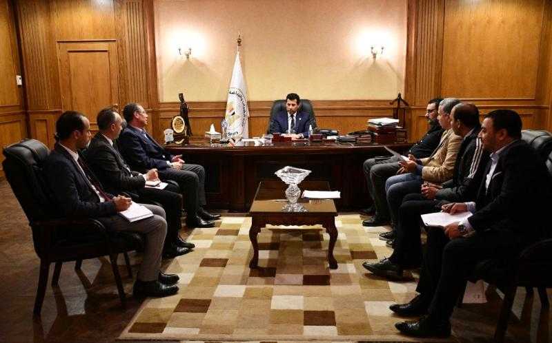 وزير الرياضة يبحث عددًا من الملفات مع اتحاد الطائرة