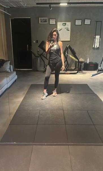 إطلالة رياضية لياسمين صبري تكشف عن رشاقتها