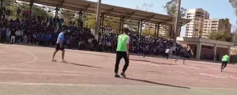 لحظة وفاة دكتور جامعي أثناء لعب كرة القدم