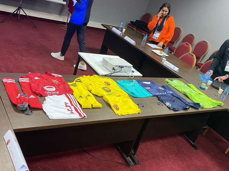 الأهلي بالزي الأساسي أمام أوكلاند سيتي في كأس العالم للاندية 