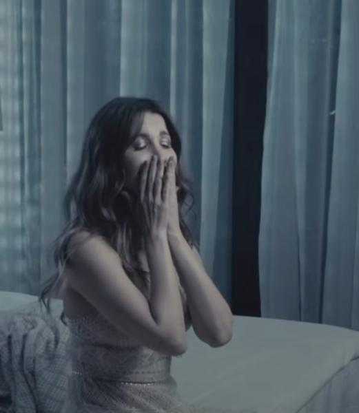 بضحكة عفوية.. نانسي عجرم تخطف قلوب جمهورها من كواليس أغنيتها الجديدة