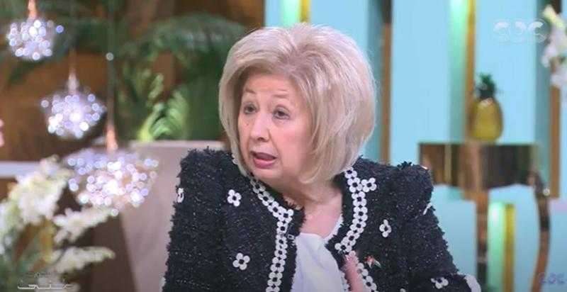 وزيرة الثقافة الأردنية تتغنى بمصر: «بحزن لما بنام فيها» - فيديو