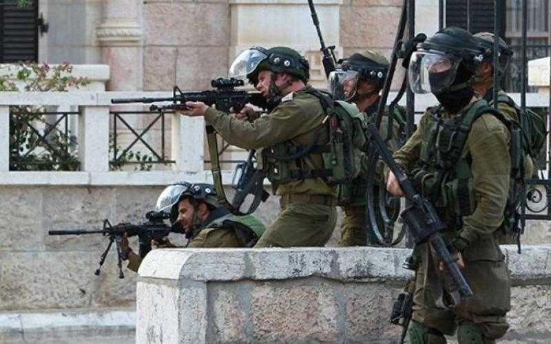 إصابة مصور فلسطيني برصاص الاحتلال خلال توثيقه عملية هدم منزلين في نابلس