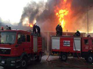السيطرة على حريق نشب داخل 3 منازل في مناطق مختلفة دون خسائر في الأرواح