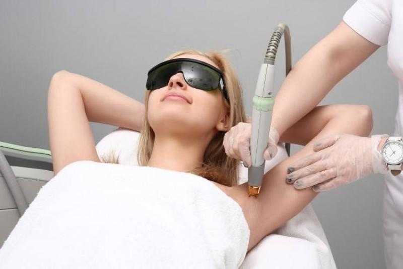 نصائح مهمة قبل البدء في جلسات الليزر لإزالة الشعر .. خاص