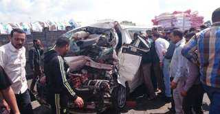 بالأسماء .. إصابة 12 عاملا في حادث انقلاب سيارة نقل بطريق ”أبوسمبل - توشكى”