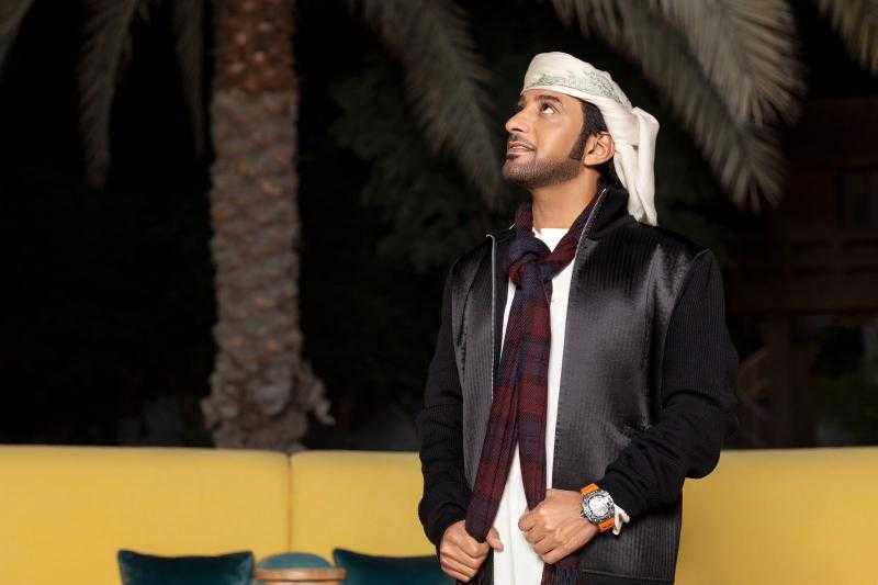 عيضة المنهالي يتغنى أشعار نهيان بن زايد ويتصدر ”تريند” اليوتيوب