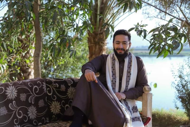 مدد يارب.. حمادة هلال يروج لمسلسل ”المداح 3”