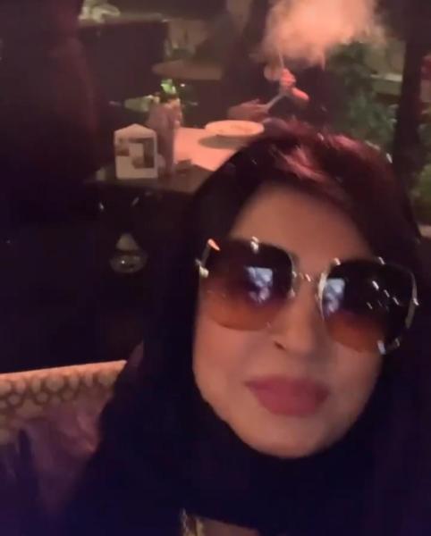 فيفي عبده تثير الجدل عقب ظهورها بالحجاب في سهرة غنائية