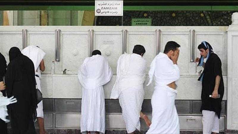 السعودية ترفع عينات فحص ماء زمزم إلى 150 عينة يوميا