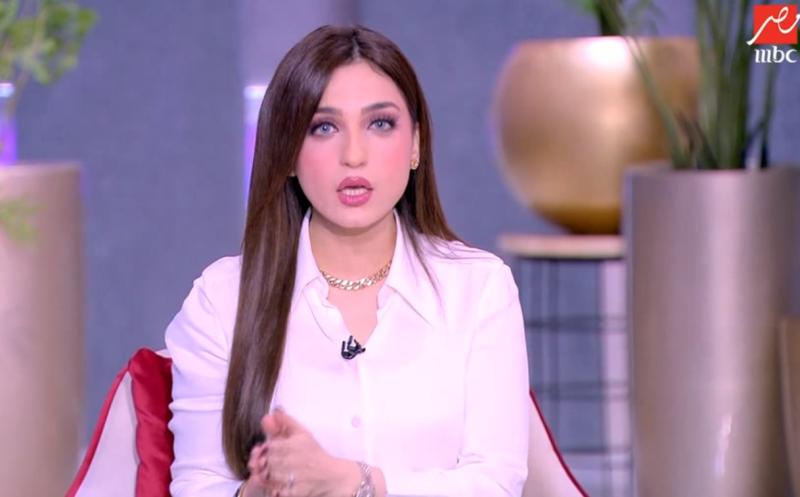 ياسمين عز: «الشيطان مبيدخلش عند الست النكدية وبيقعد يصقف لها» - فيديو