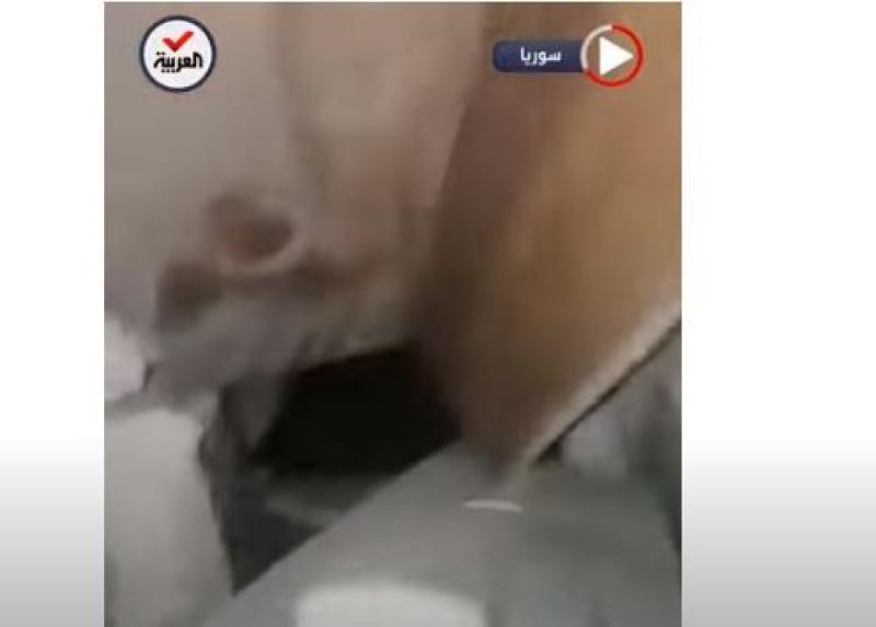 أب سوري يحاول إنقاذ ابنه من أنقاض الزلزال.. «قلبي خليك معي».. فيديو