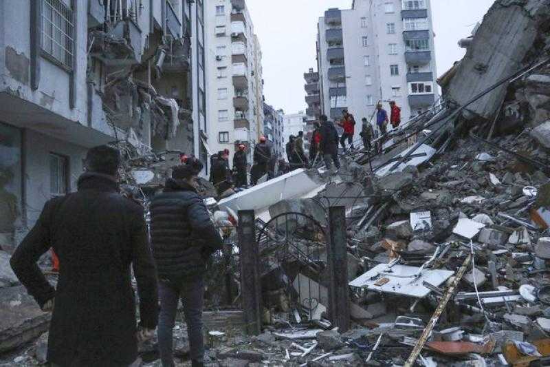 ارتفاع حصيلة ضحايا زلزال تركيا وسوريا المدمر لأكثر من 2200 قتيل