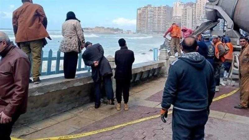 «الري» تكشف سبب هبوط رصيف كورنيش الإسكندرية.. فيديو