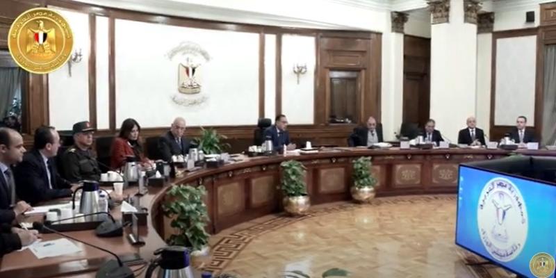 شاهد.. اجتماع مدبولي لاستعراض مخططات الجزء الغربي من الشريط الساحلي بالعلمين الجديدة