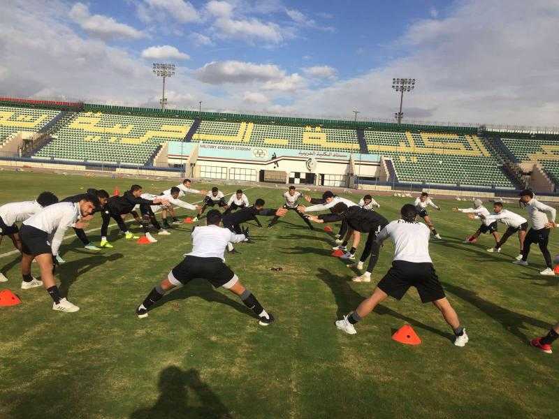 منتخب الشباب يواصل تدريباته بالكلية الحربية