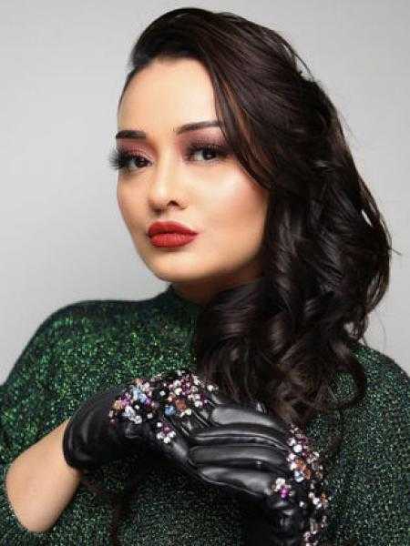 «بملامح طبيعية ومصاصة في يدها».. أحدث ظهور لراندا البحيري